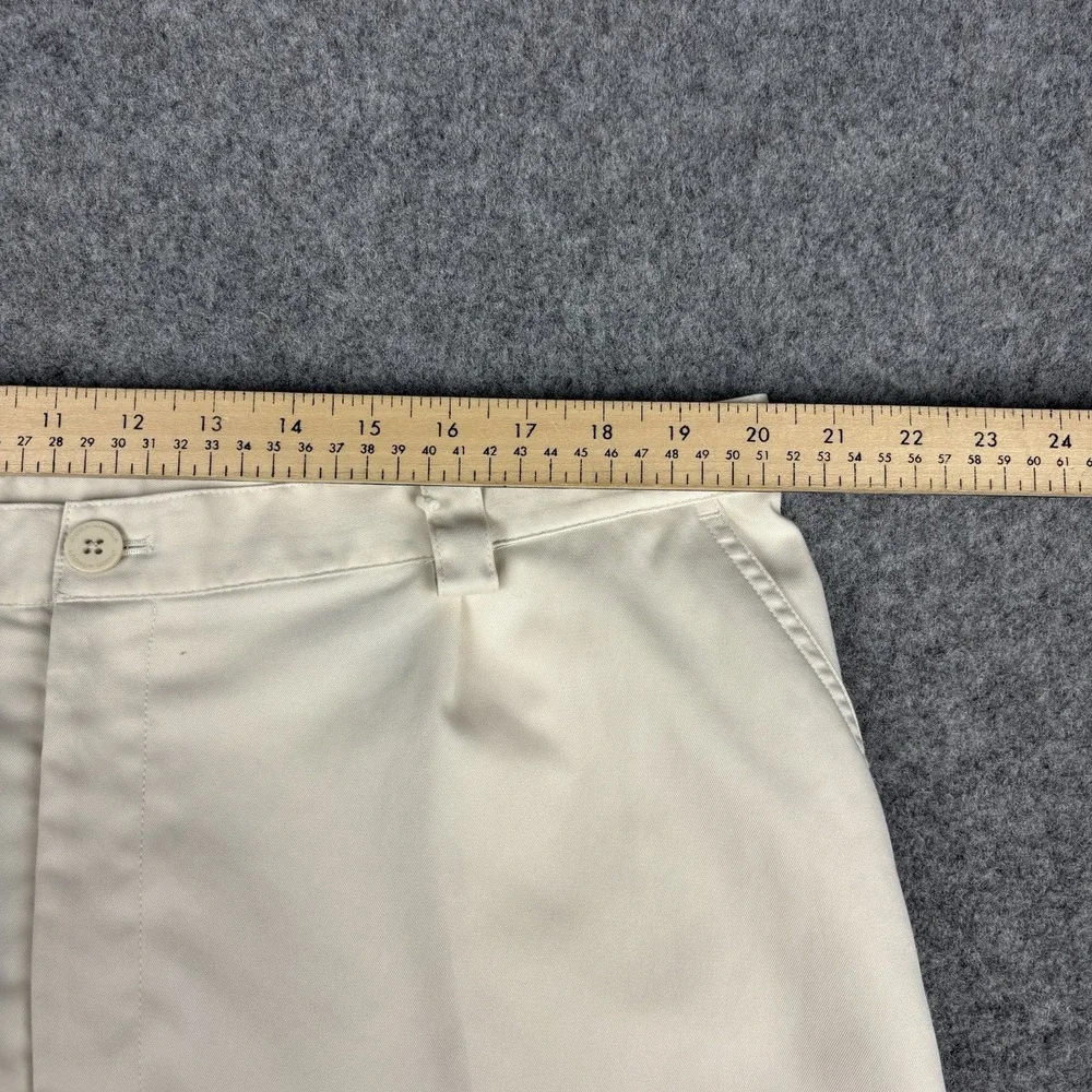 Under Armour Performance Golf Shorts Men's 40R White Flat Front Casual Stretch